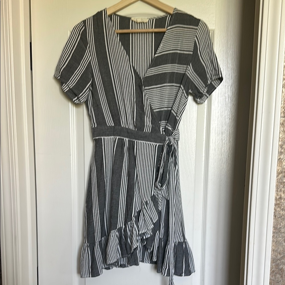 Entro Black and White Asymmetrical Sundress with Flutter Sleeves